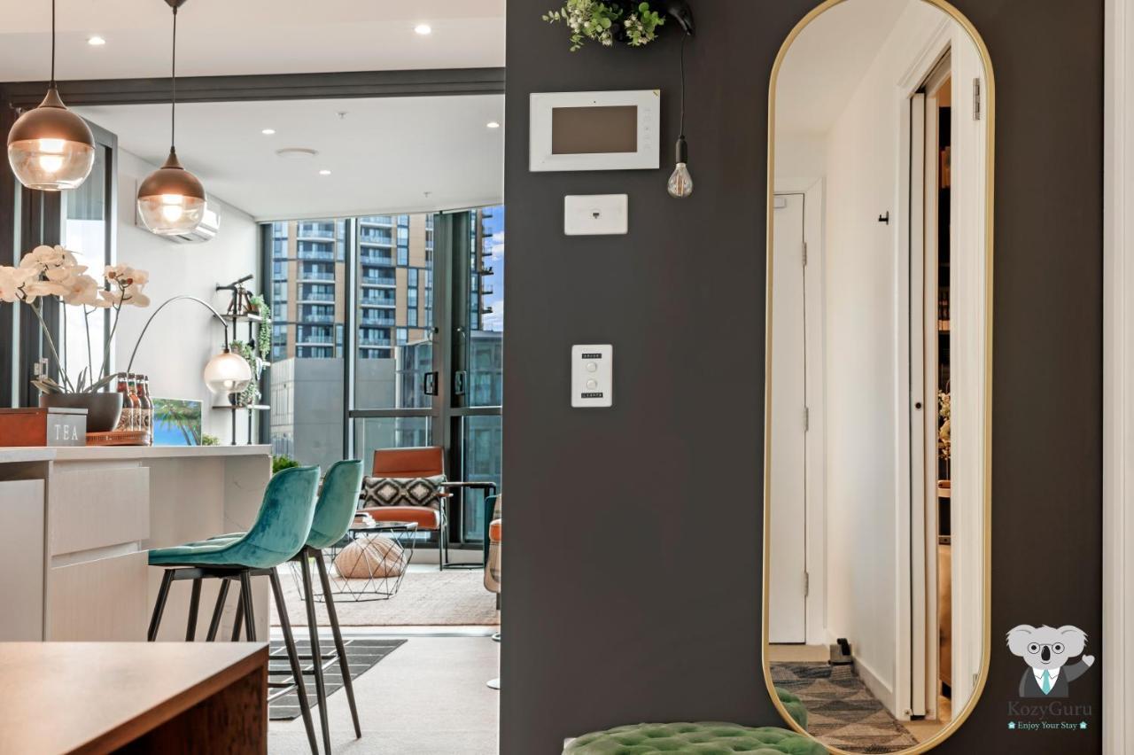Kozyguru / Wentworth Point /2 Beds + Free Parking * Sydney